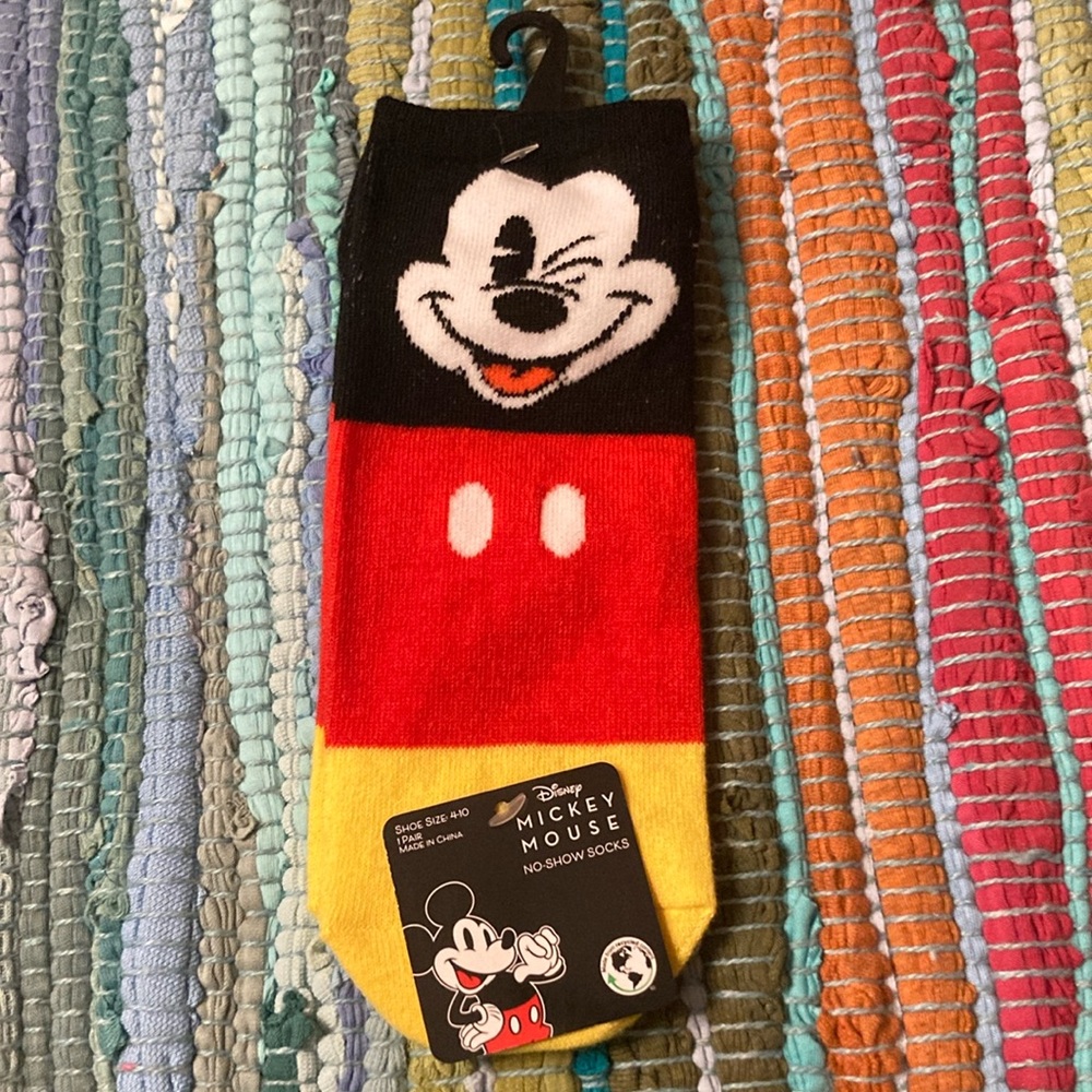 NWT Disney Mickey Mouse no show socks